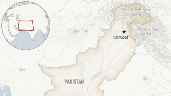 2 Militants, Police Officer Killed in Attack on Police Post in Pakistan
